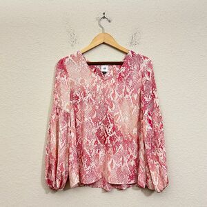 CABI Bethany Blouse Pink White Snake Print Puff Sleeve V-Neck Peasant